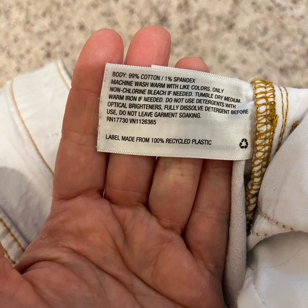 Universal Thread White High-Rise Cuffed Denim Sho… - image 7